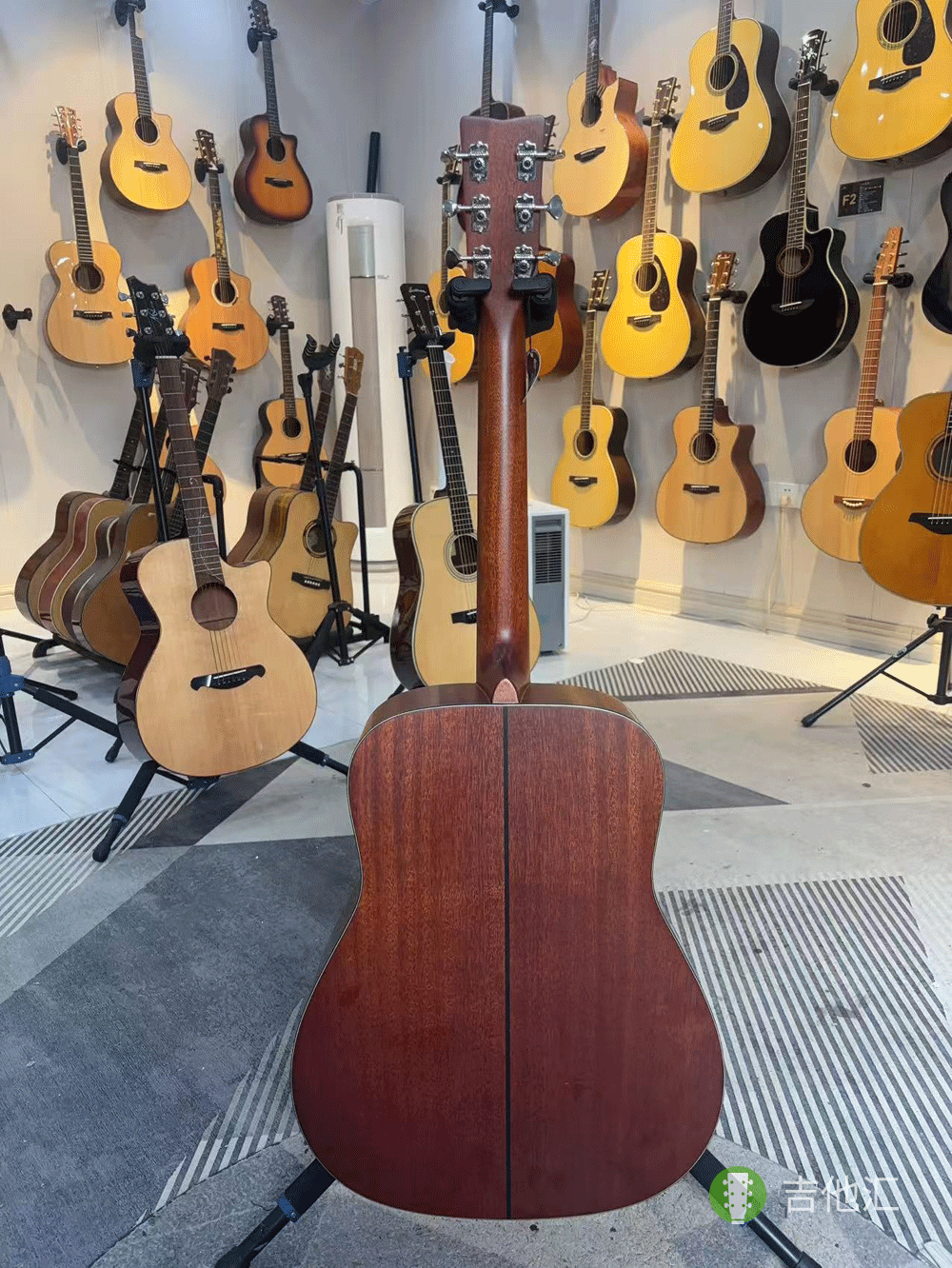 雅马哈FG3 背面实拍图