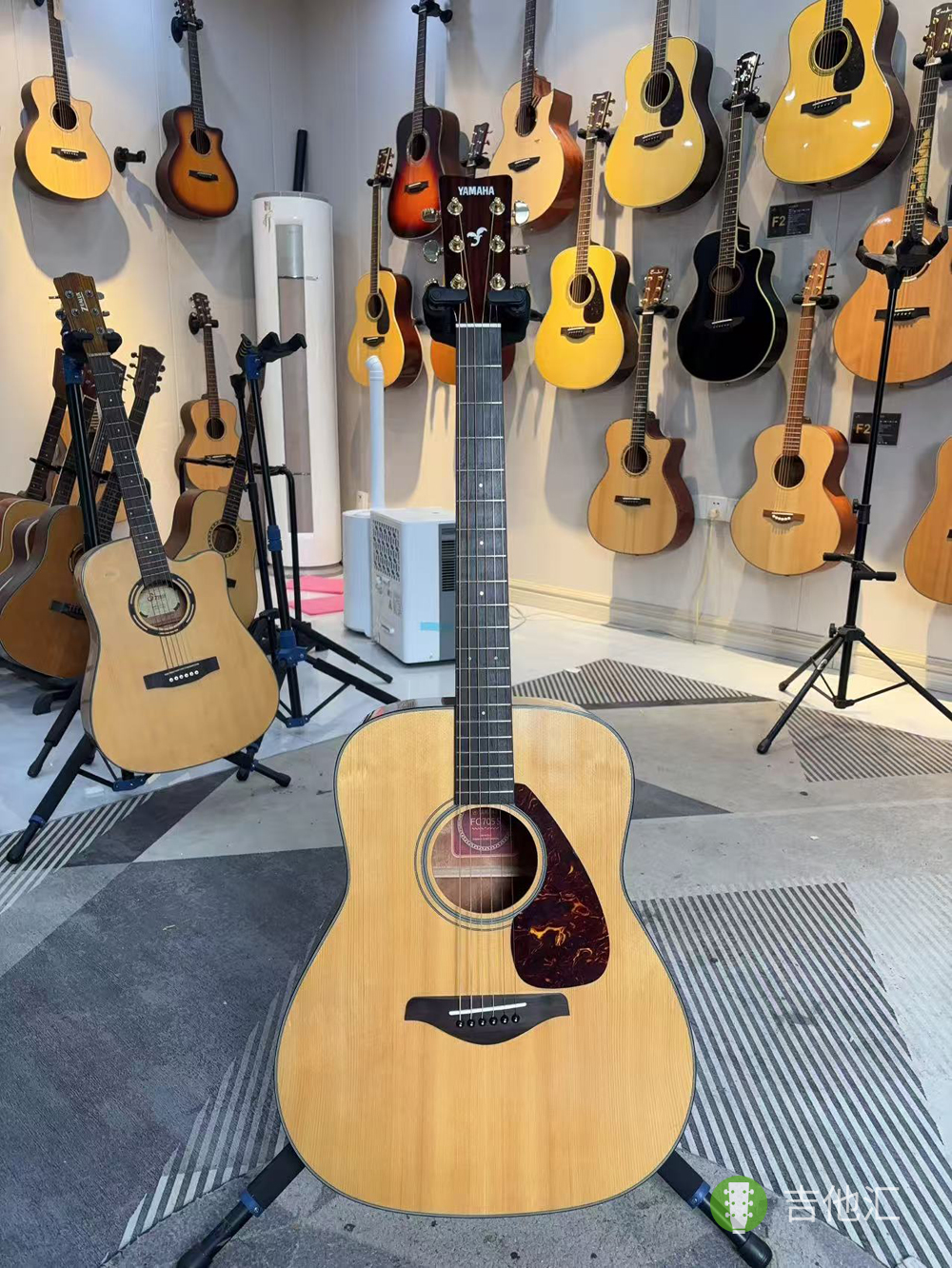 雅马哈FG705S 正面实拍图