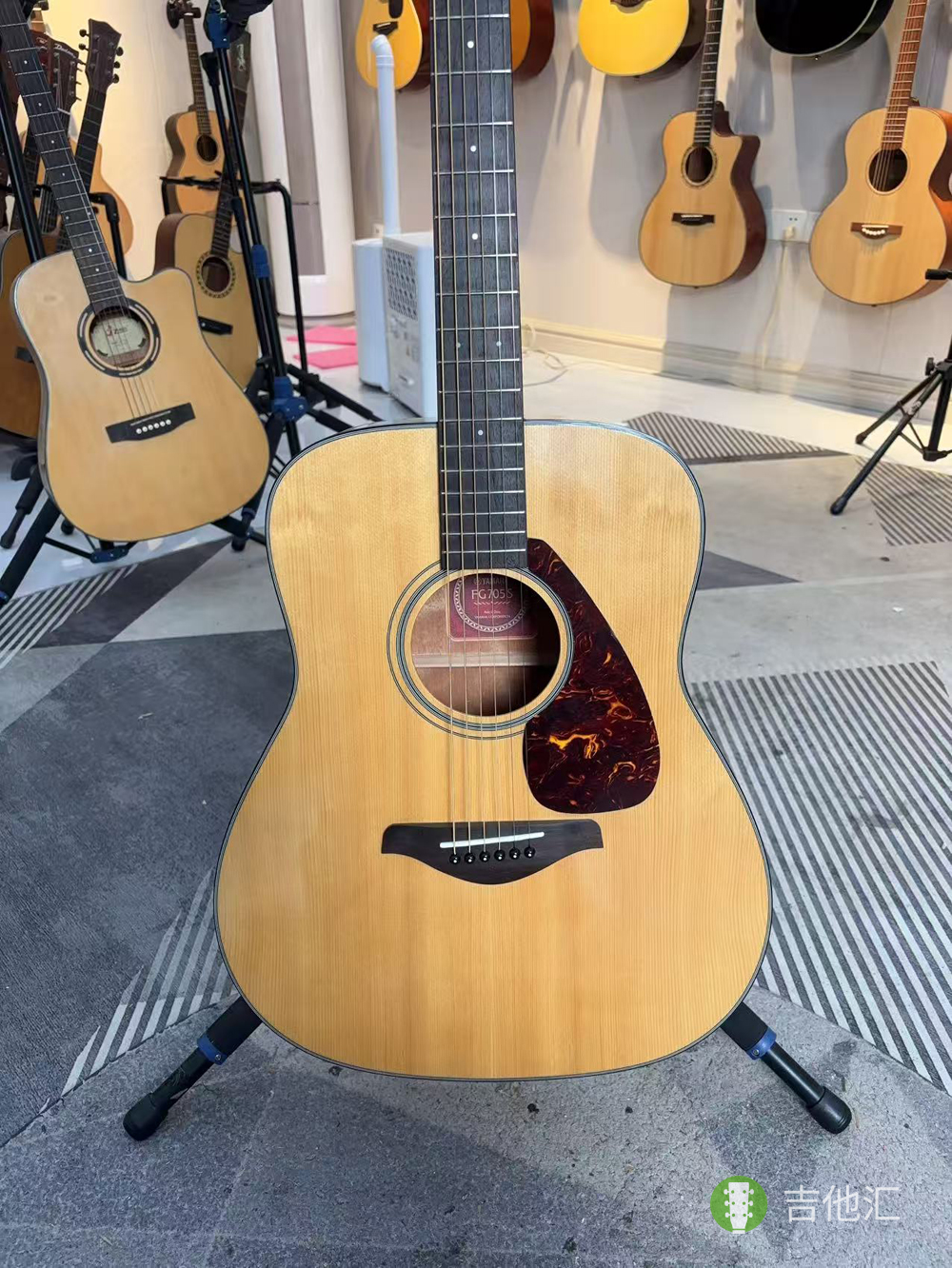 雅马哈FG705S 面板实拍图