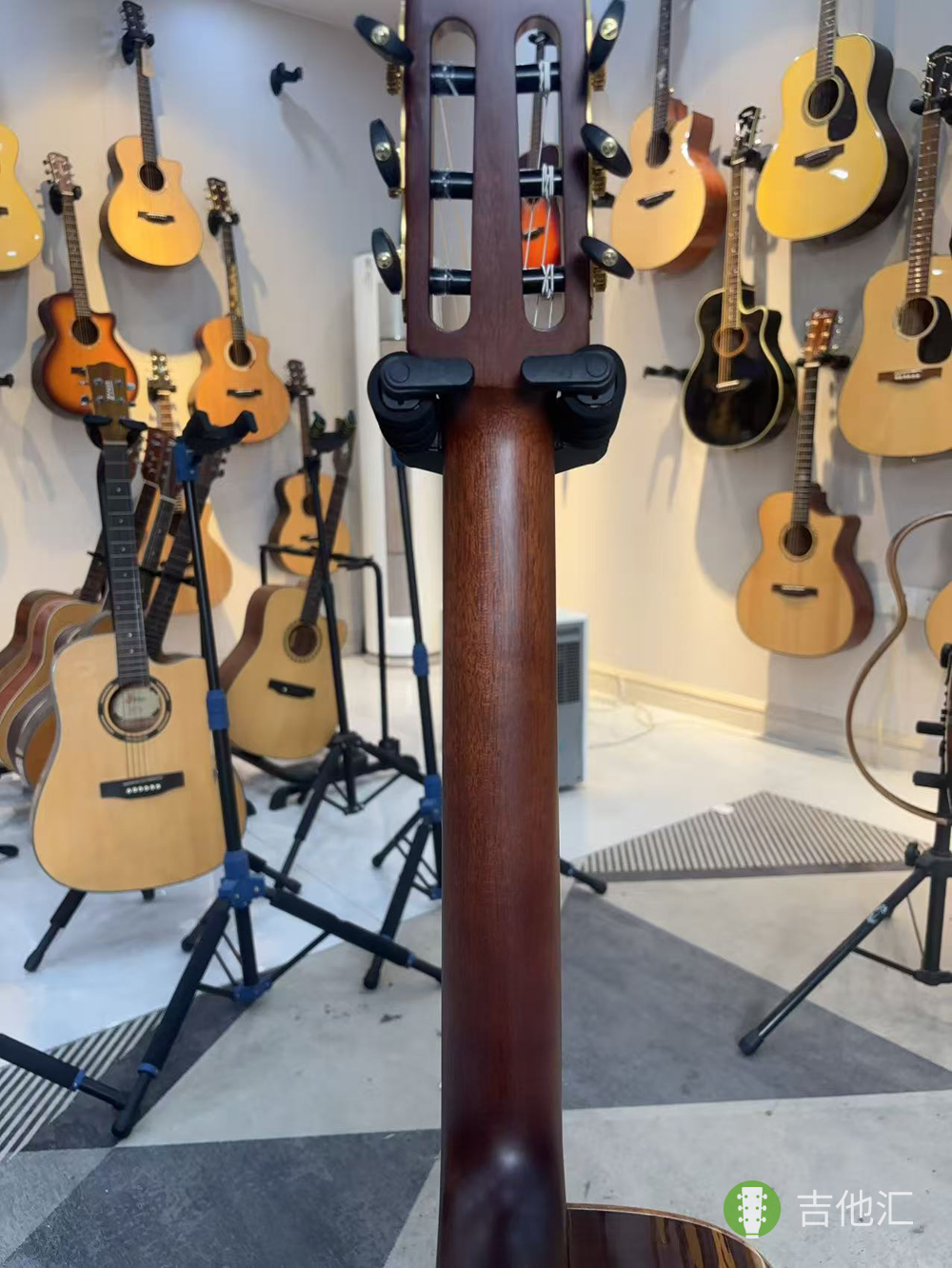 雅马哈NTX3 琴颈实拍图