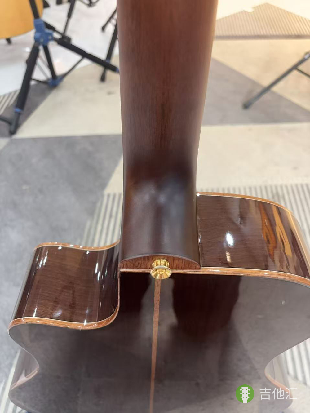 雅马哈NTX3 琴颈接柄处实拍图