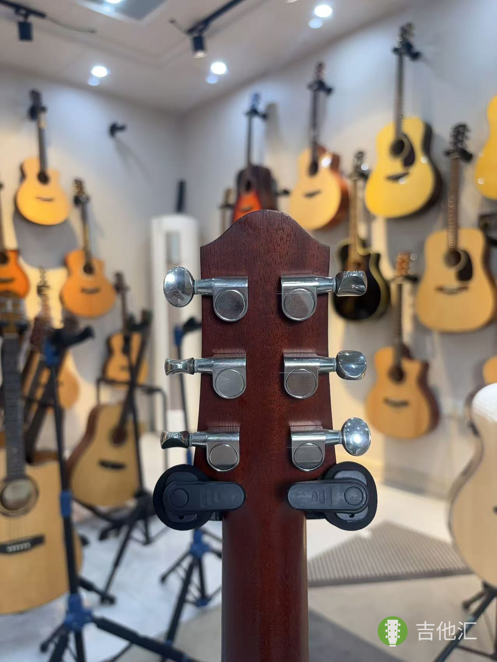 雅马哈SLG200S 弦钮实拍图