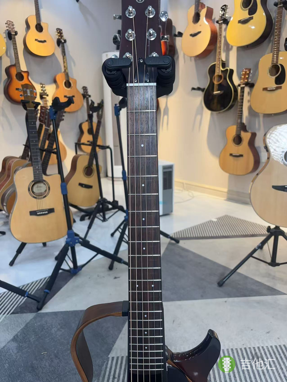 雅马哈SLG200S 指板实拍图