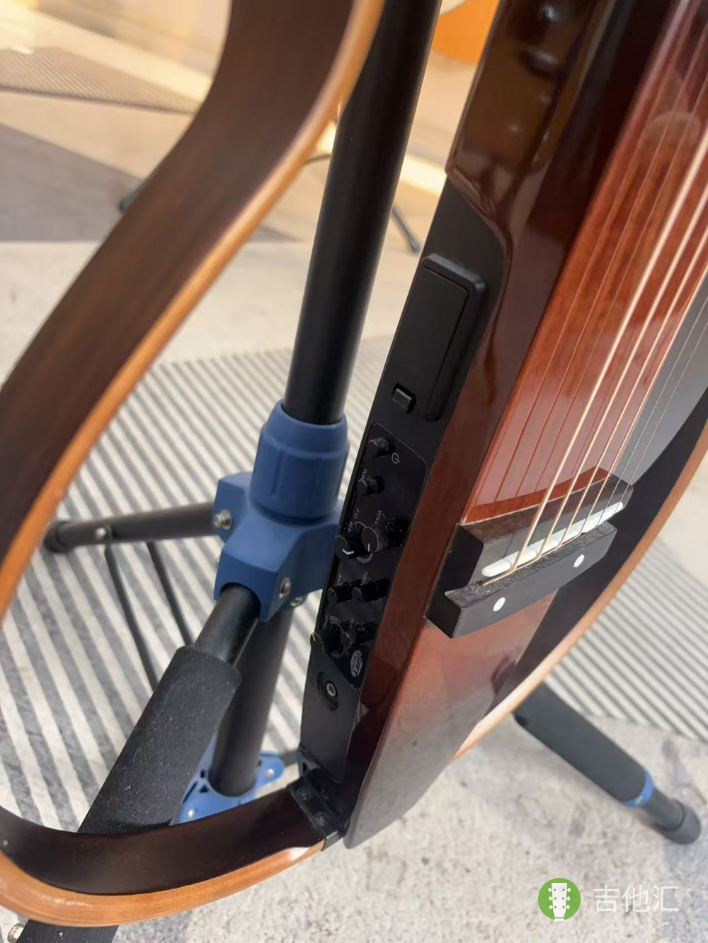 雅马哈SLG200S 拾音器实拍图