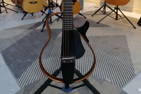 雅马哈SLG200S 二手92新 IIJ08C051