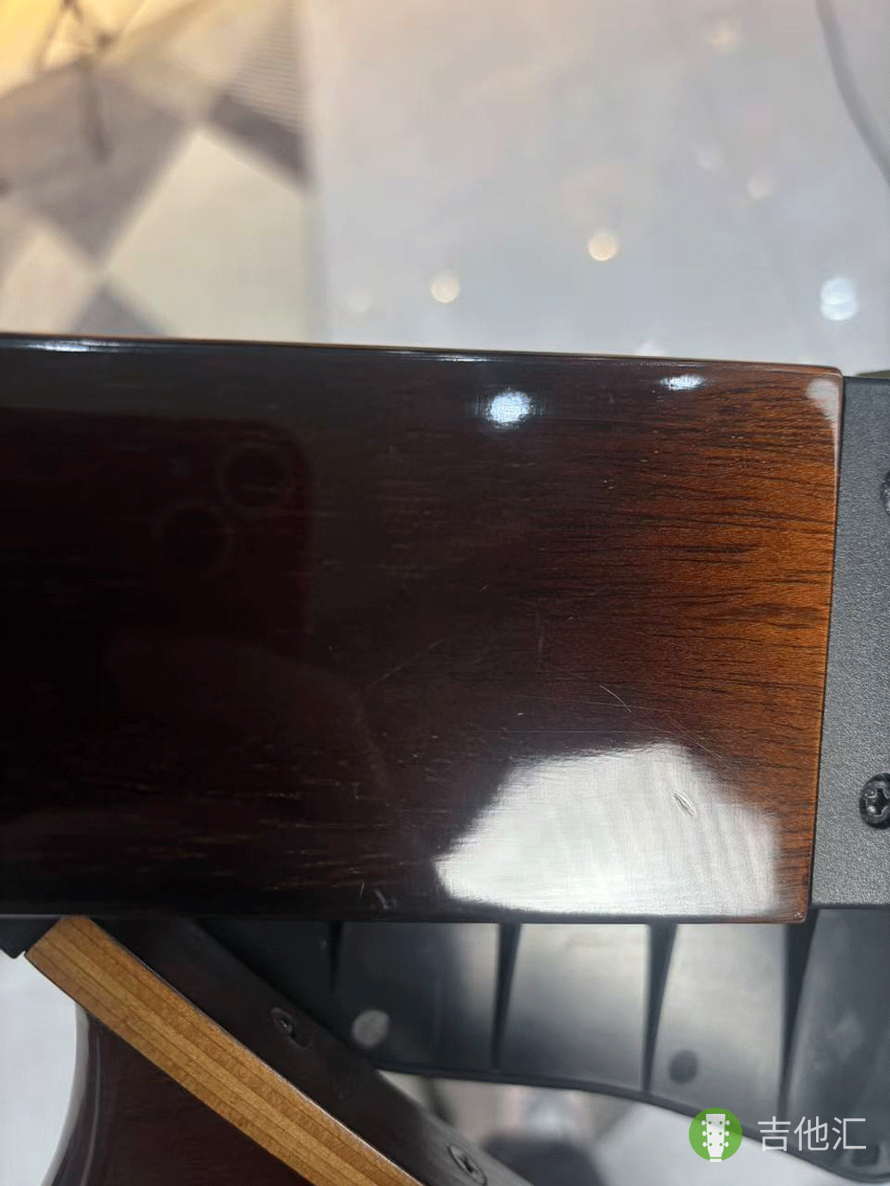 雅马哈SLG200S 背板磕碰实拍图
